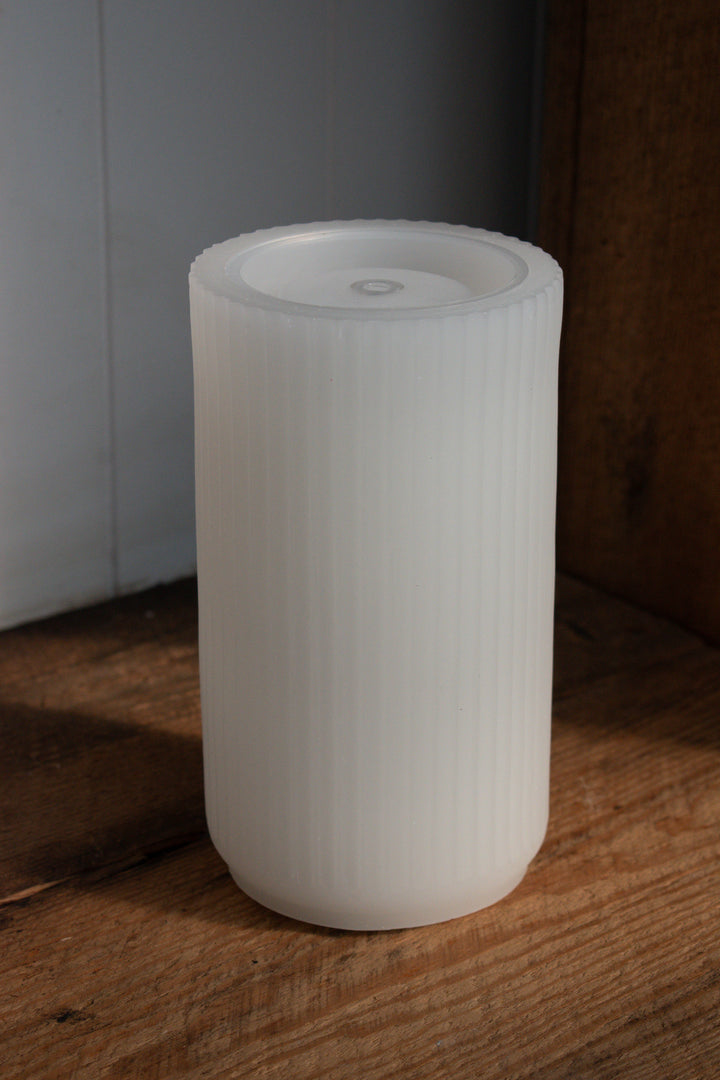 Vertical Fountain Candle, White