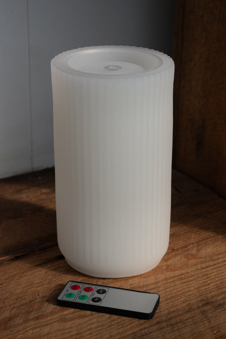 Vertical Fountain Candle, White