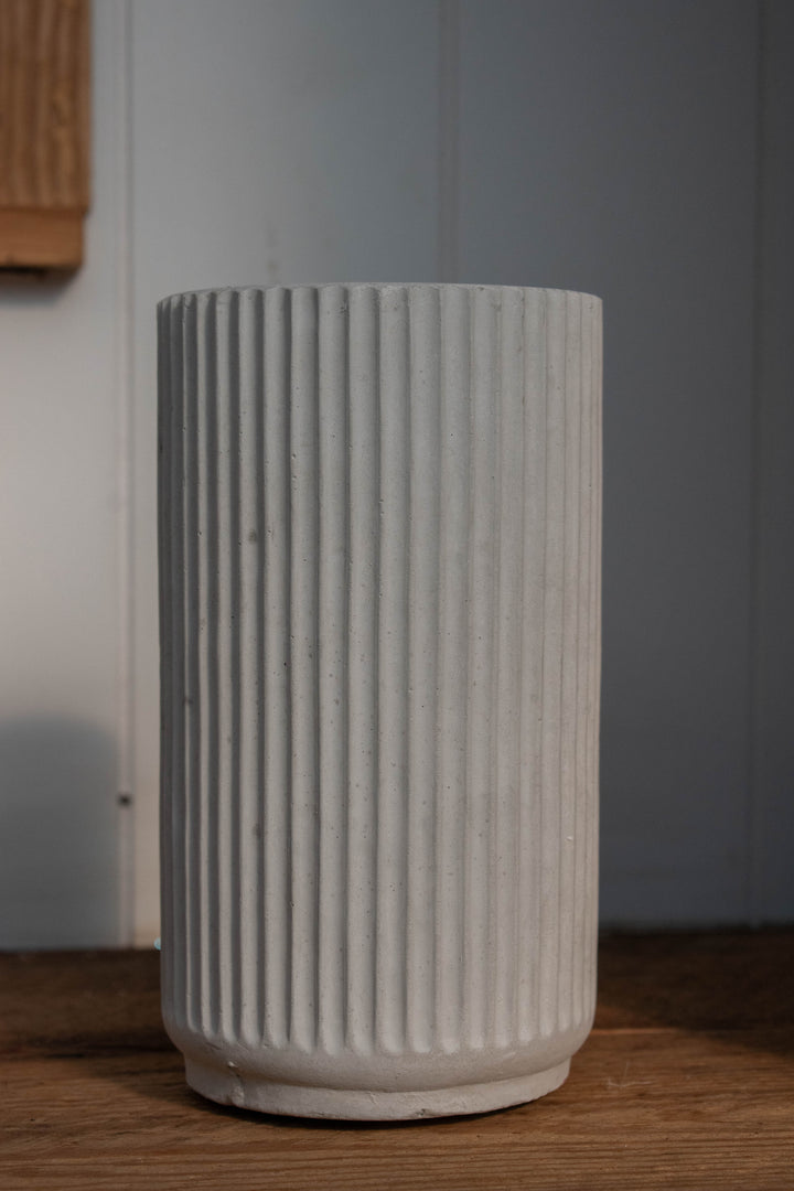Vertical Fountain Candle, Light Grey